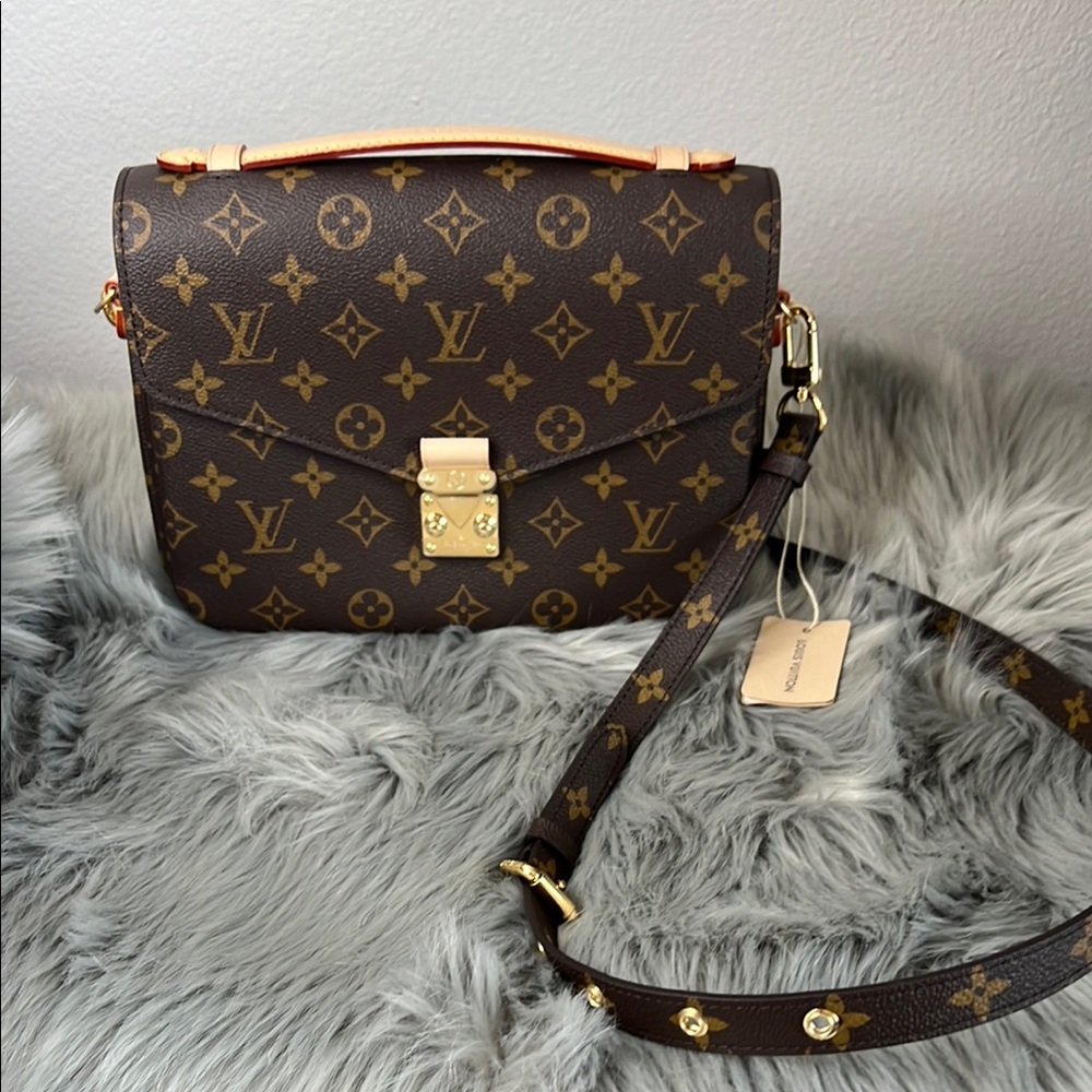 NWT Louis Vuitton Pochette Métis in Monogram Canvas M44875 - Picture 2 of 13
